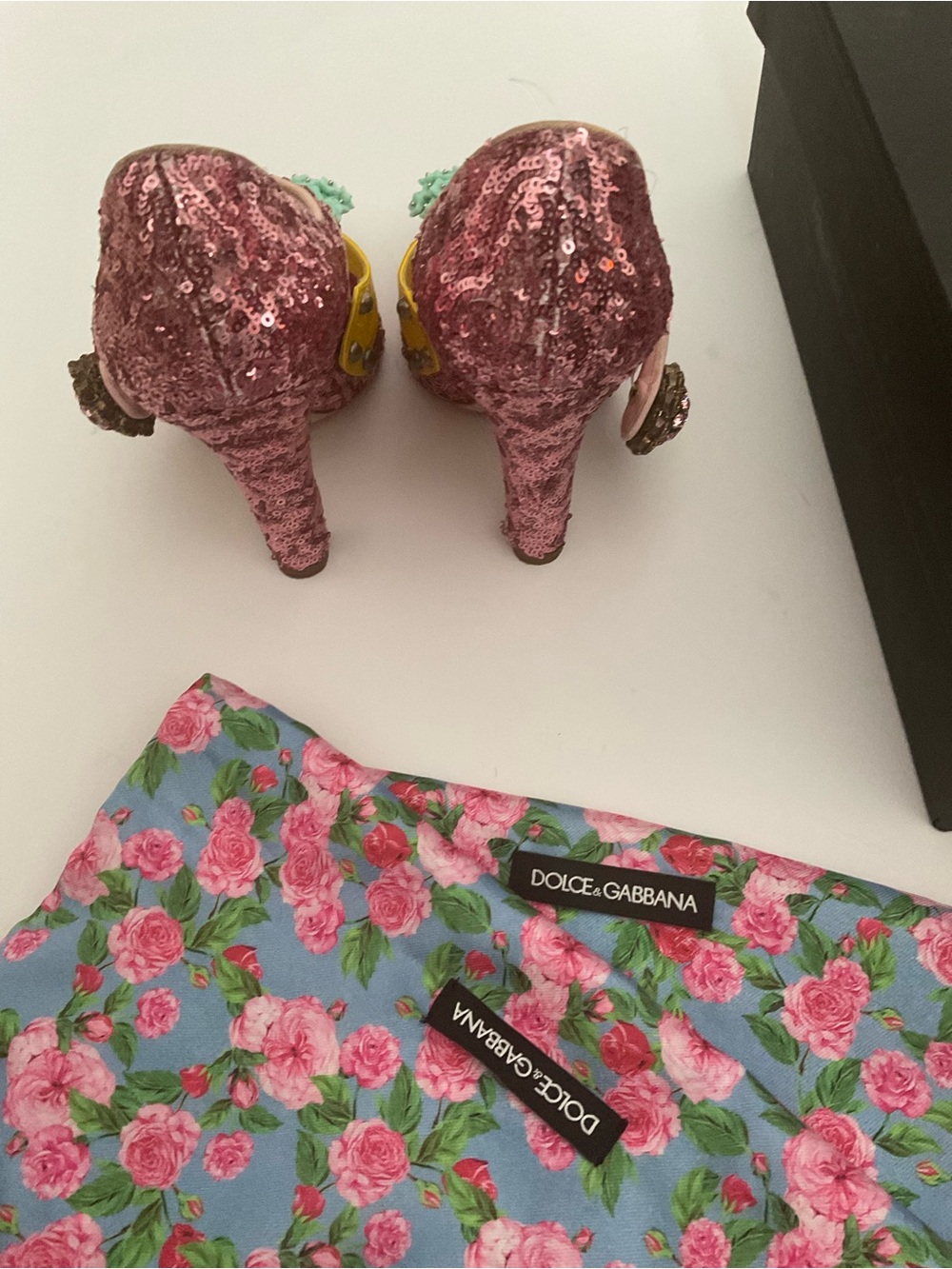 Dolce & Gabbana Pink Embellished Pointed-Toe Flats - Picture 13 of 16
